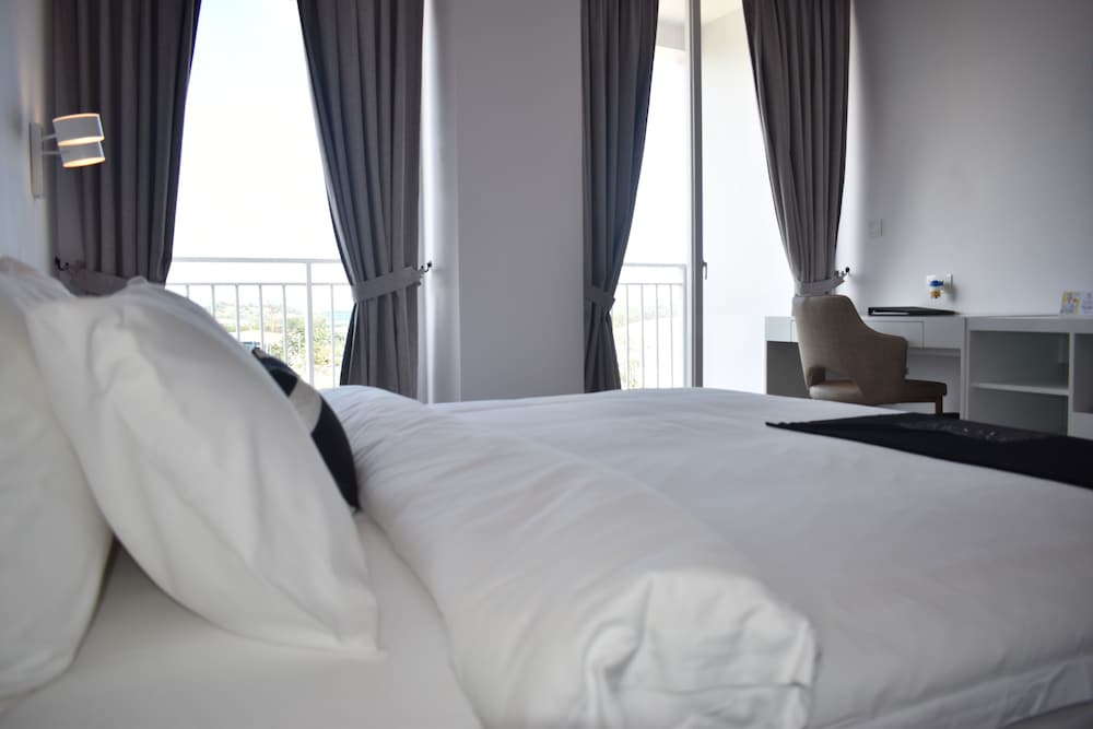 La Vogue Boutique Hotel & Casino 12/67