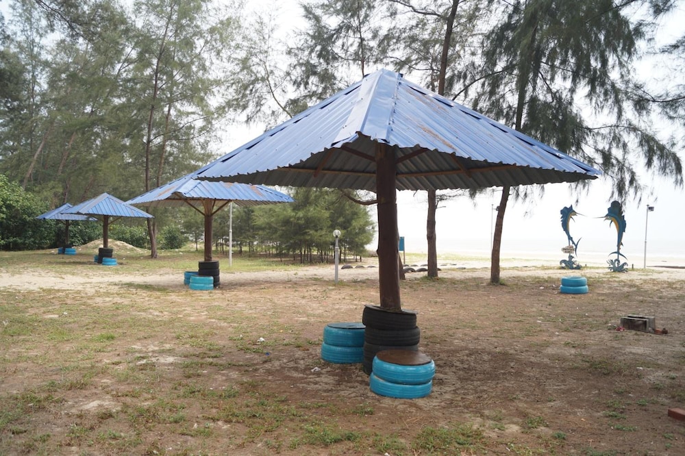 Rompin Beach Resorts 35/39