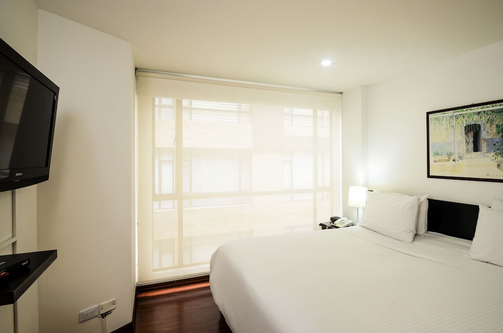 Travelers Apartamentos Y Suites Fontana Plaza 4/47