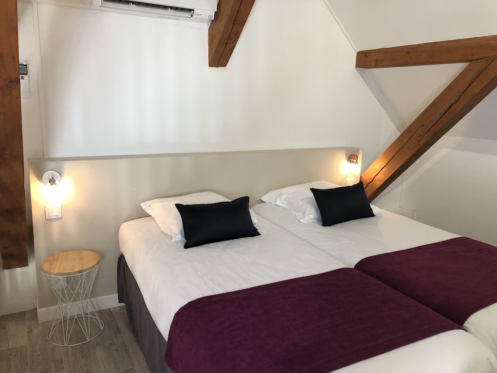 Duplex, Suite, 2 Double and Twin Beds, Large