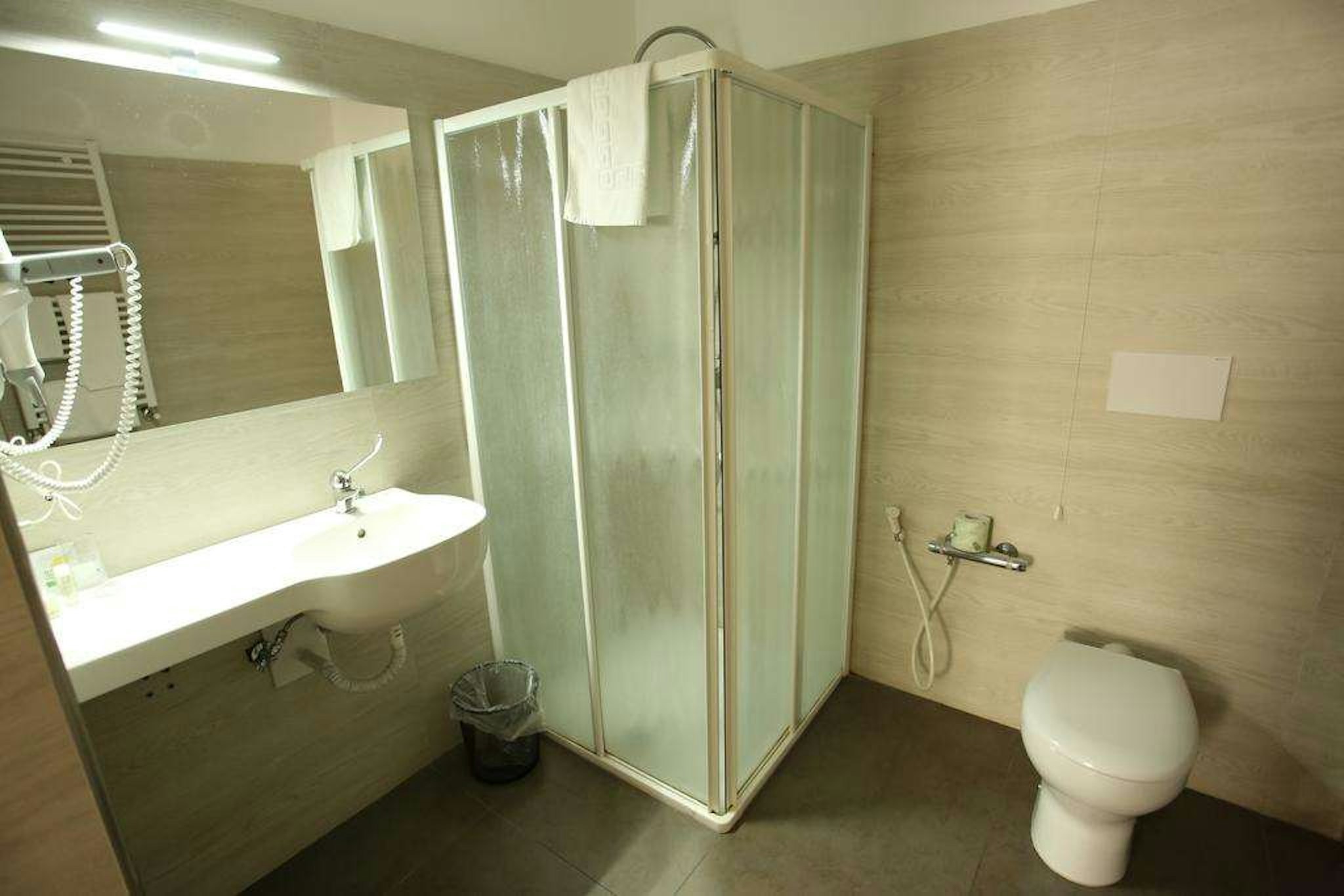 HOTEL EUBEA 75/79