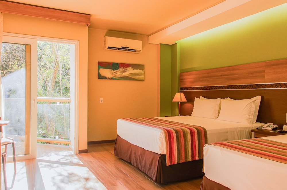 MASTER, SUITE, FOREST VIEW