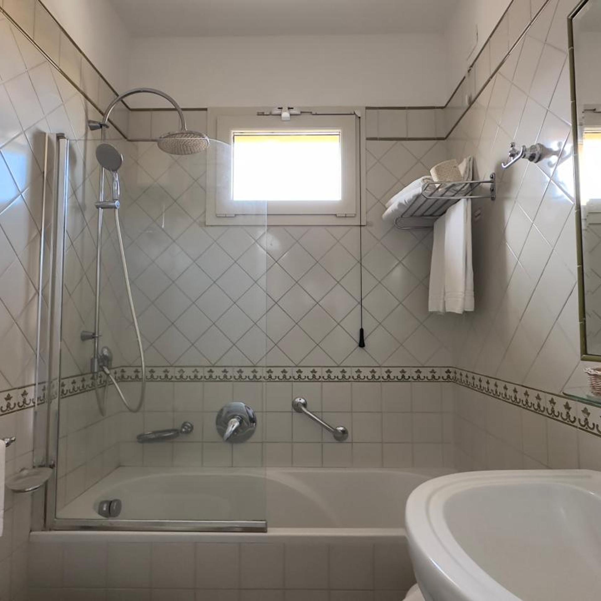 غرفة بسرير مزدوج أو سريرين منفصلين بشرفة، Hotel Villa Di Sorrento 4/5
