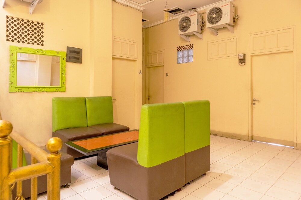 OYO 1111 Passer Baroe Inn 24/26
