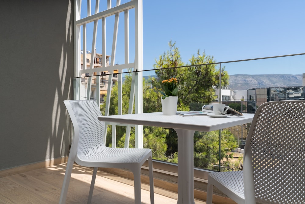 Athens Hill Luxury Apartments 60/64
