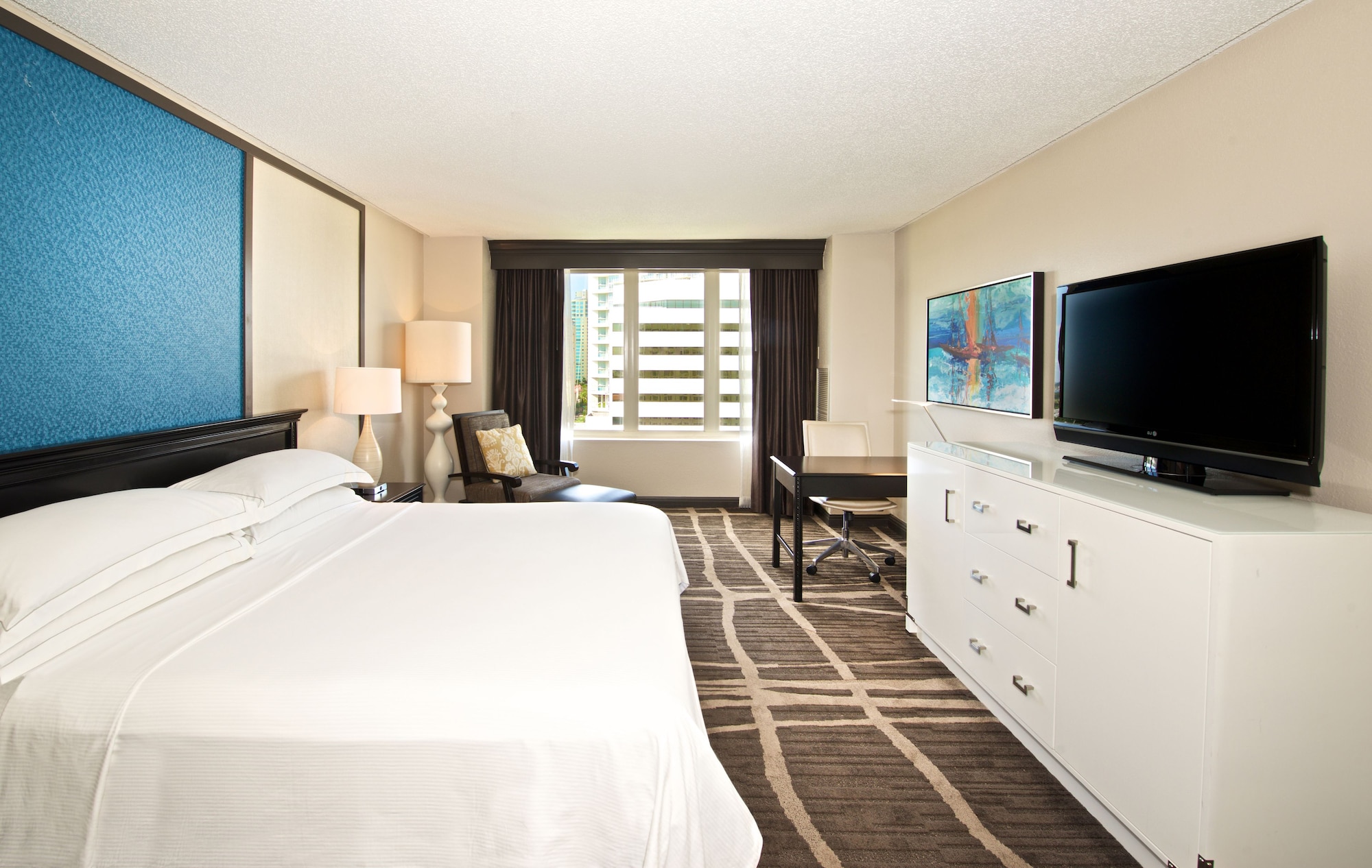 Suite, King Bed, Bay View, Alcove