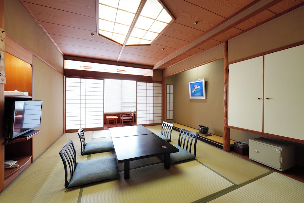Japanese, 5 Futon Beds, Tatami, Annex