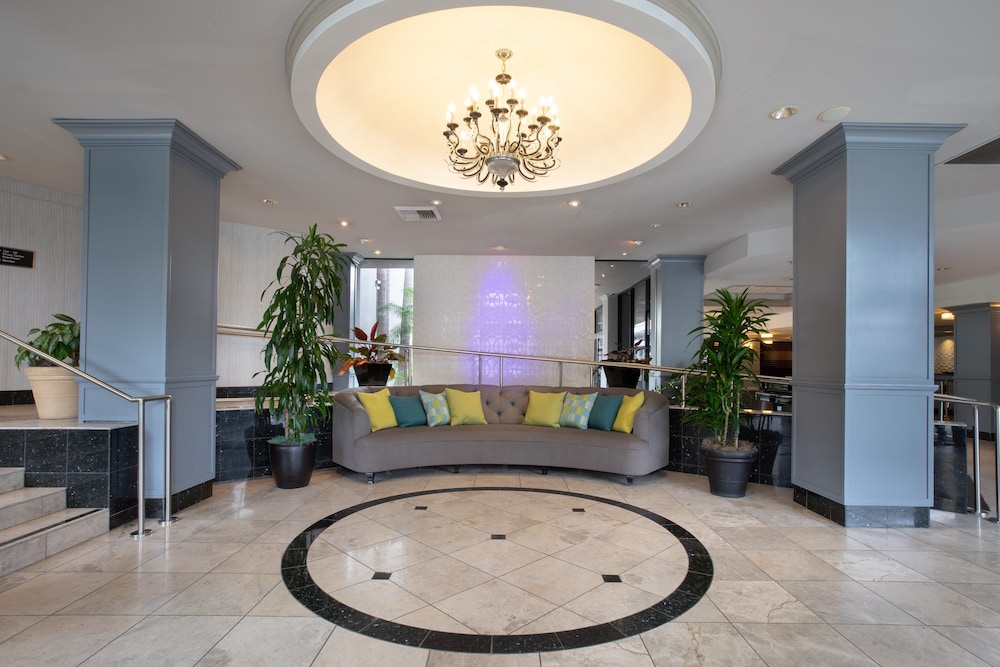 Crowne Plaza Costa Mesa Orange County 12/64