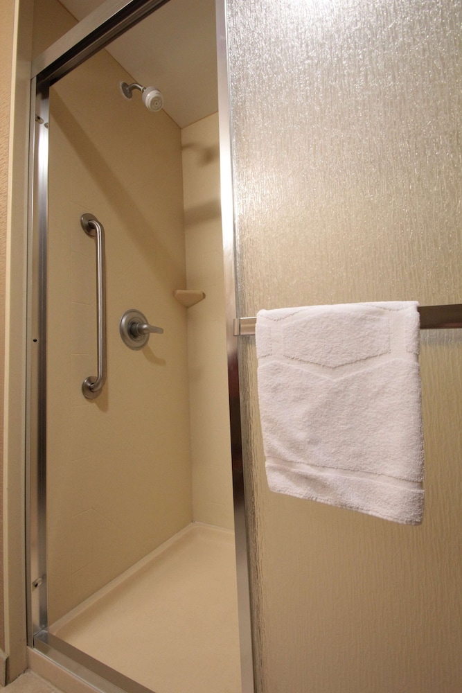 Hampton Inn Hampton Newport News Virginia 17/45