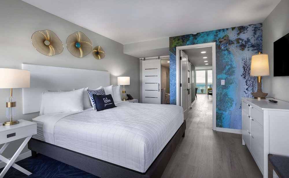 Crown Reef Resort 20/68