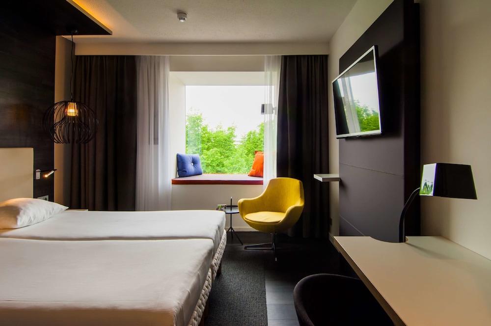 GOLDEN TULIP ZOETERMEER - DEN HAAG 16/64