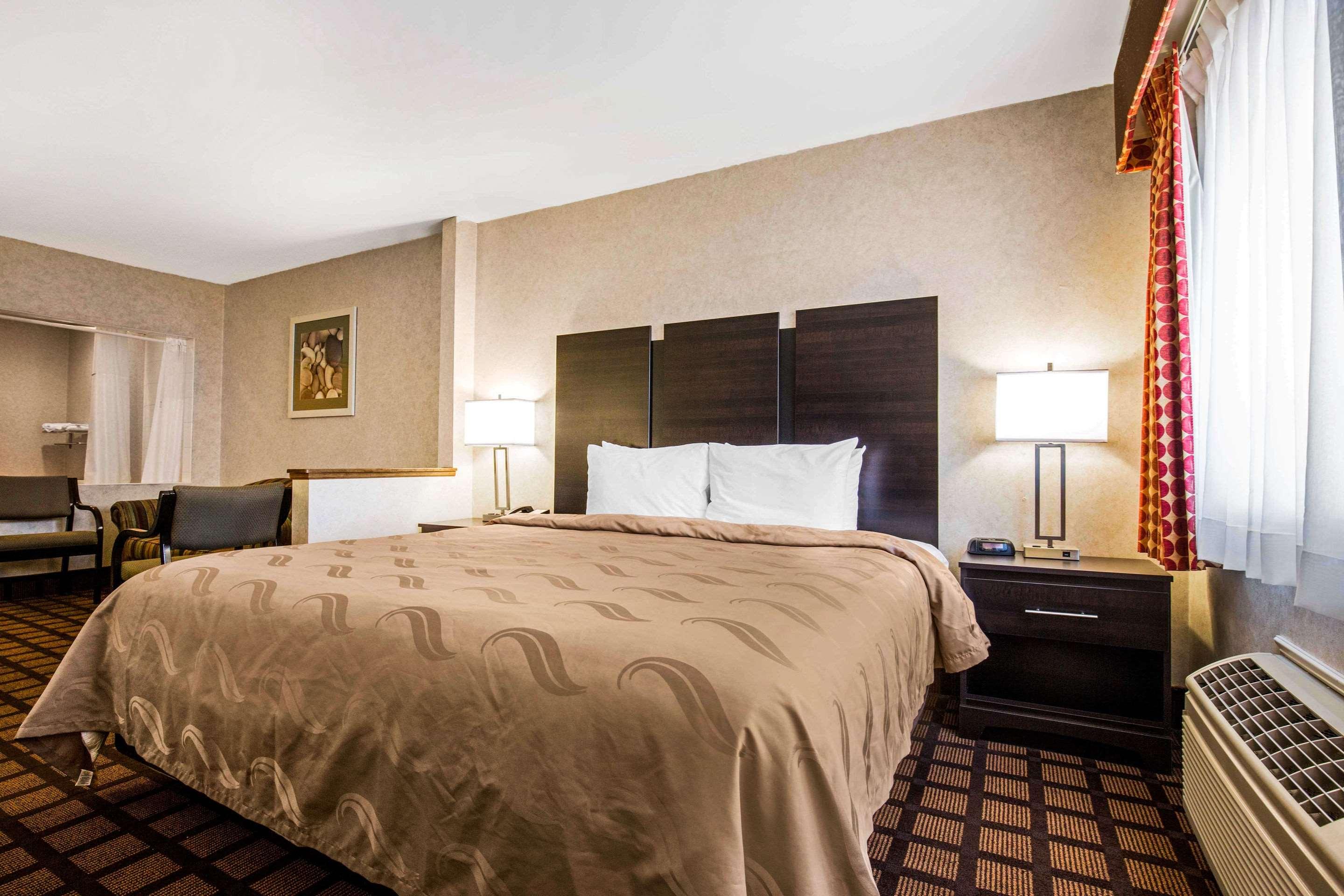 Suite, King Bed