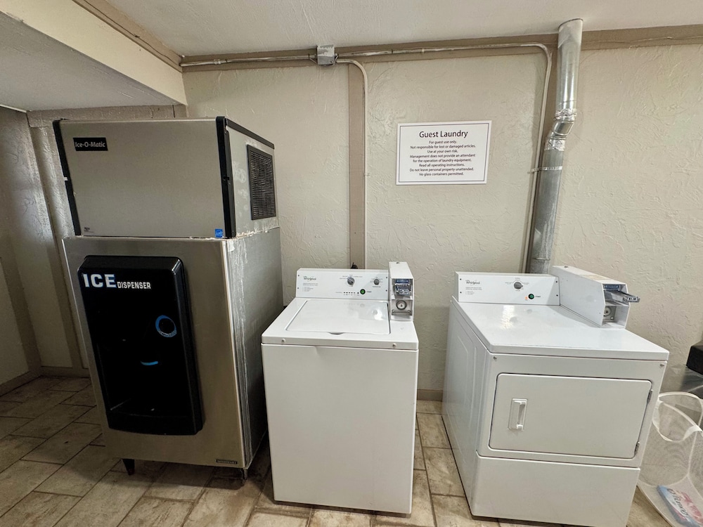 Econo Lodge Childress, TX 38/51