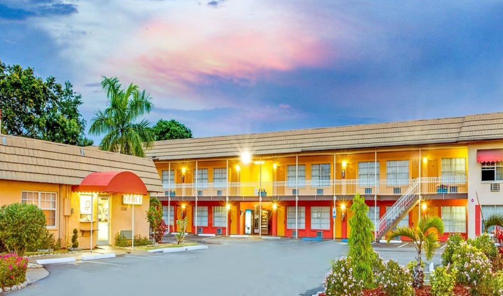 SureStay Hotel By Best Western Sarasota Lido Beach 1/33