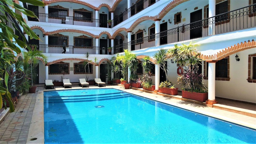 Hotel Colonial Playa del Carmen 40/50