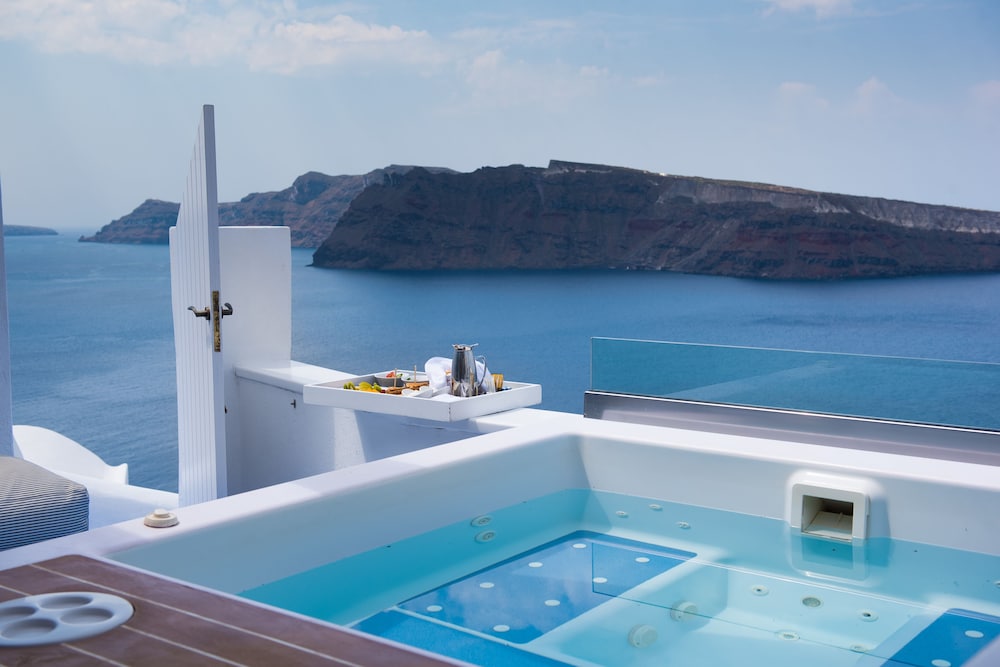 Hyperion Oia Suites 42/45