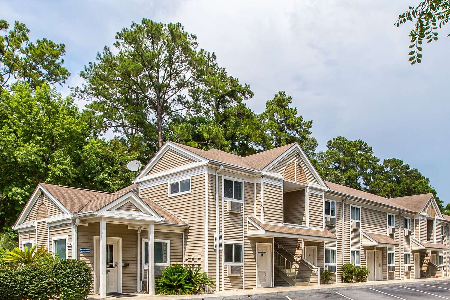 Suburban Studios Abercorn 4/12