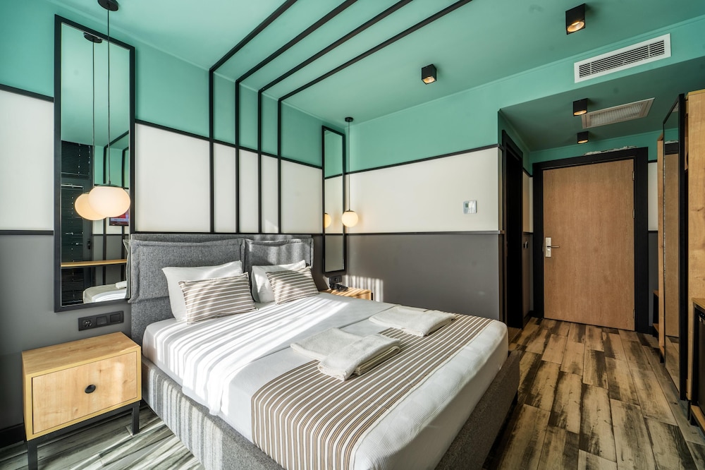 STANDARD, SINGLE