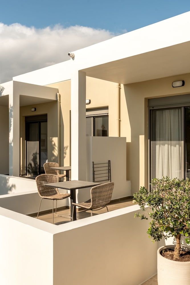 Plakias Suites 2/66