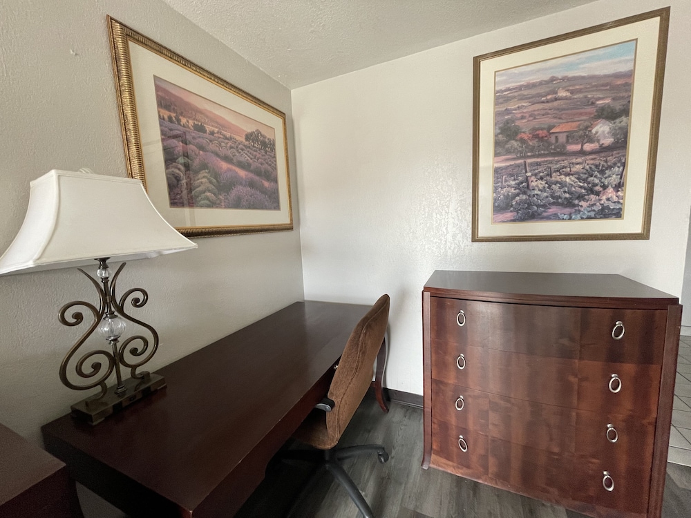 Travelodge by Wyndham Farmington Hwy 64 55/70