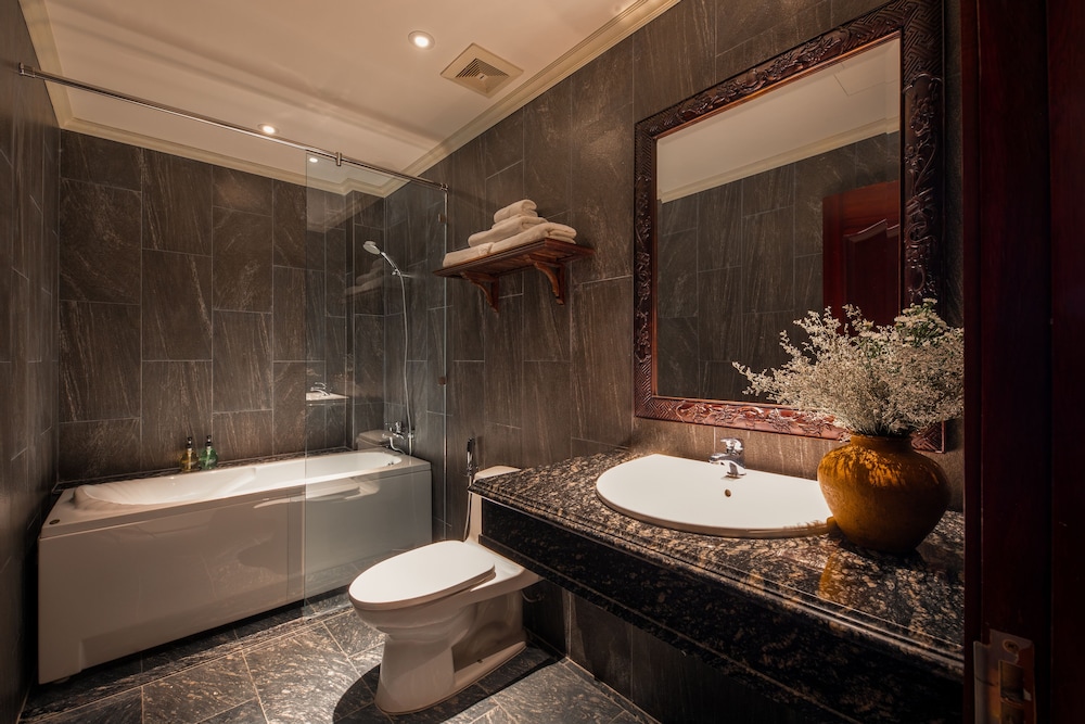 Amanaki Saigon Boutique Hotel 12/80