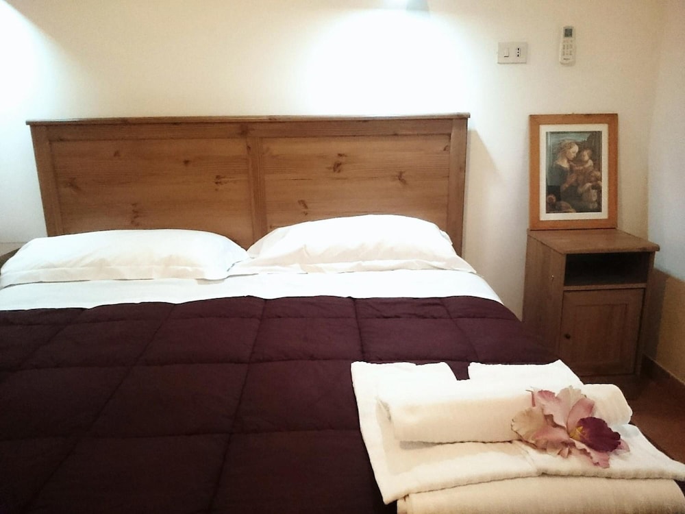 Vatican Rooms Guest Hous 15/52