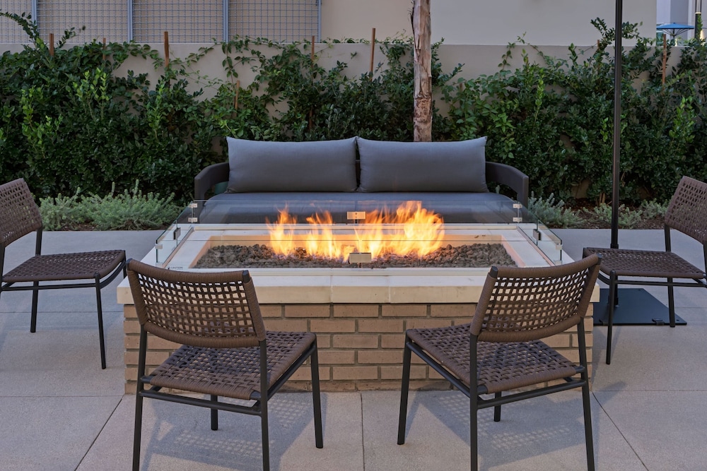 Residence Inn Chatsworth 22/43