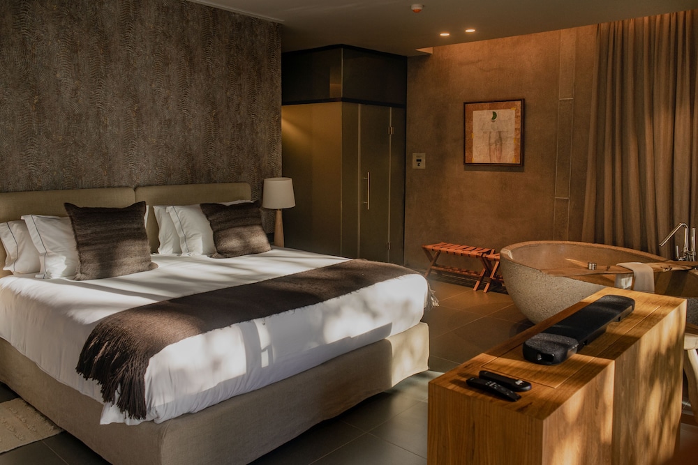 Spa, Studio, Suite