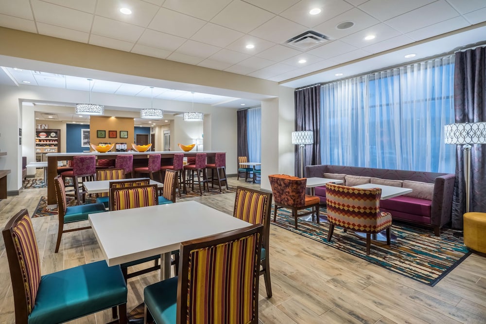 Hampton Inn Newport, TN 22/34