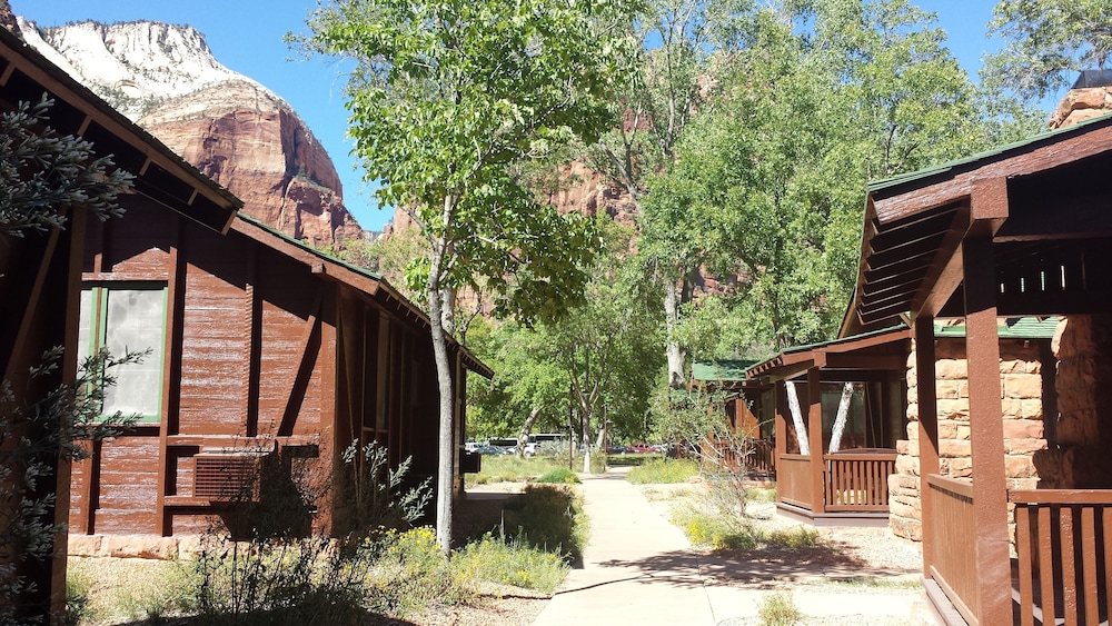 Zion Lodge Inside The Park 2/41