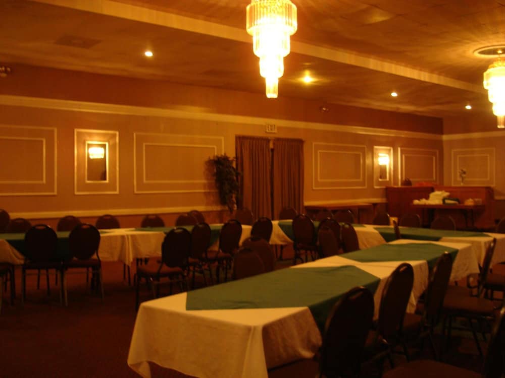 Bluebird Hotel 18/20