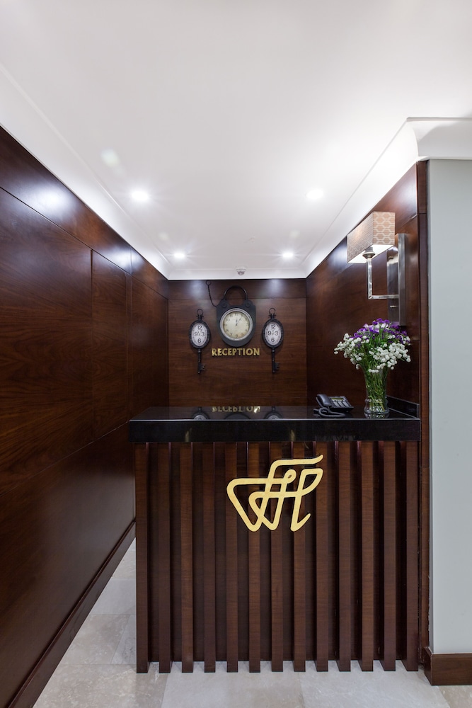 Ferman Hilal Hotel 8/63
