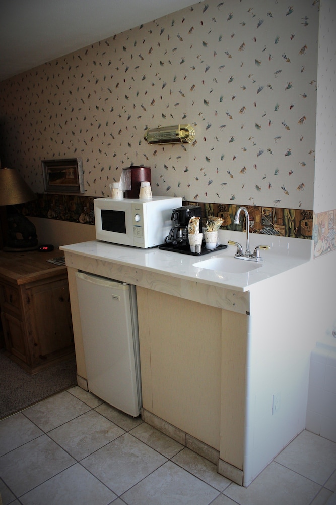 Howard Johnson by Wyndham Springerville 7/50