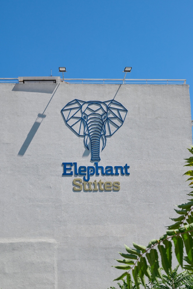 Elephant Suites 4/36