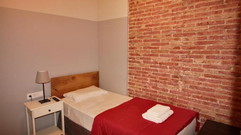 Room, Single, Single Bed, Shared Bathroom, Hostal Paraiso 2/5