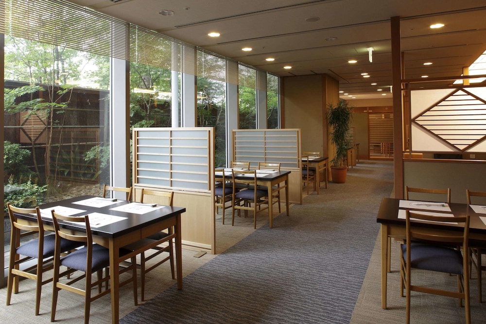 The Yokohama Bay Hotel Tokyu 33/48