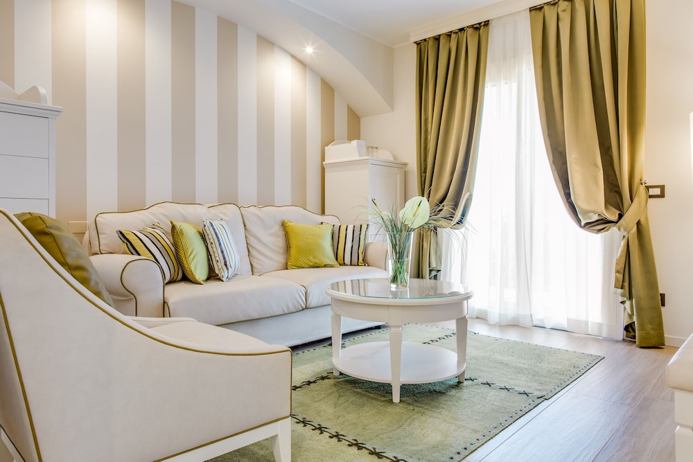 Madrigale Panoramic, Lifestyle & Soulful Hotel 55/76
