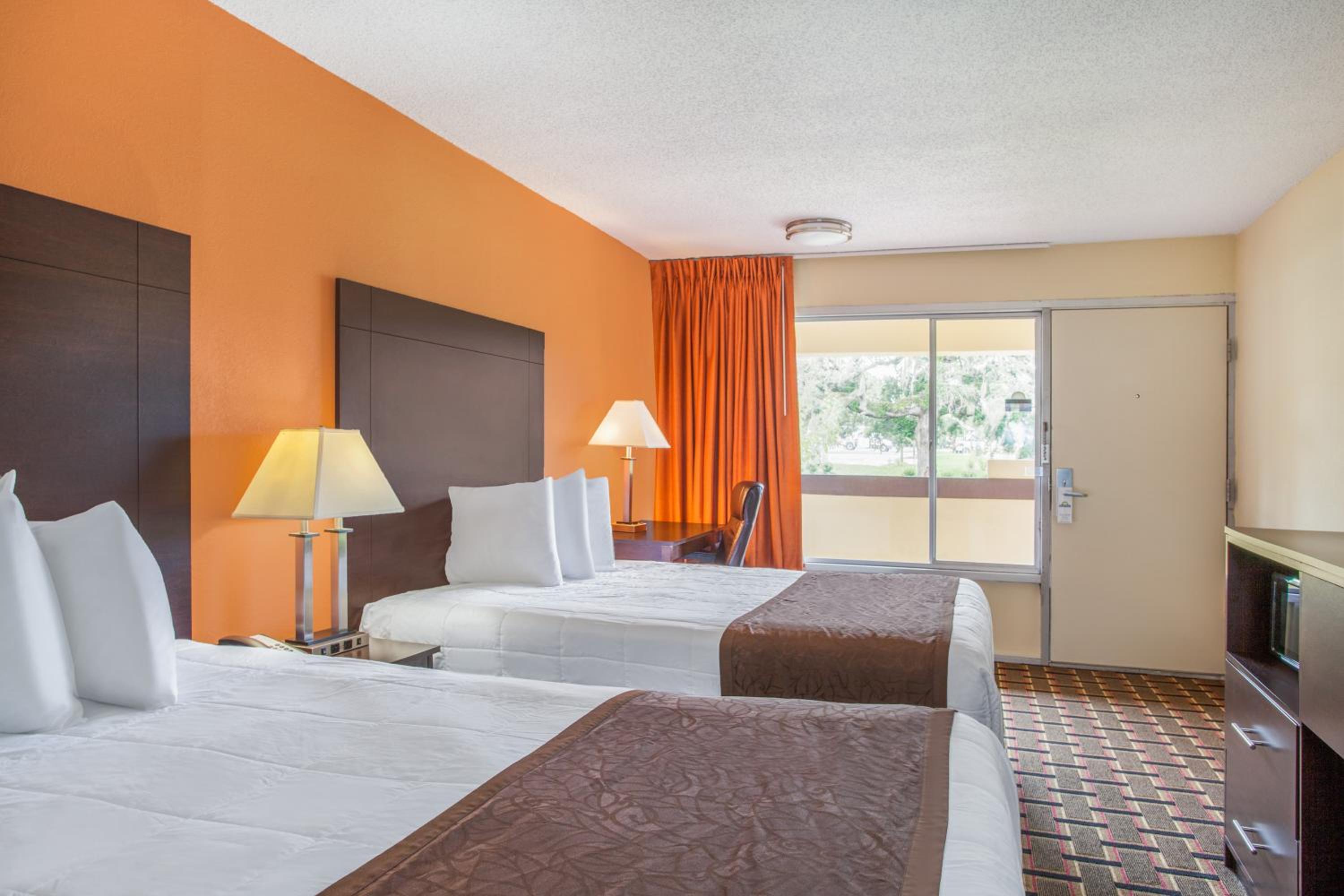 غرفة ديلوكس بسريرين مزدوجين، Days Inn by Wyndham Brooksville/Dade City 3/4