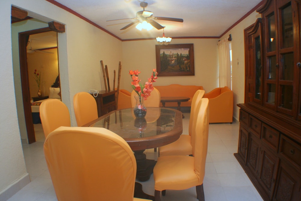 Suites Cancun Center 43/57