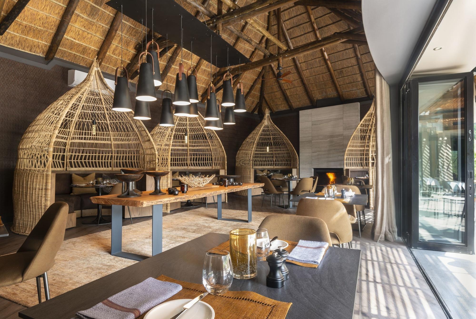 Shamwari Game Reserve - Eagles Crag 28/55