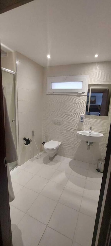 LOUNIS HOTEL 34/36