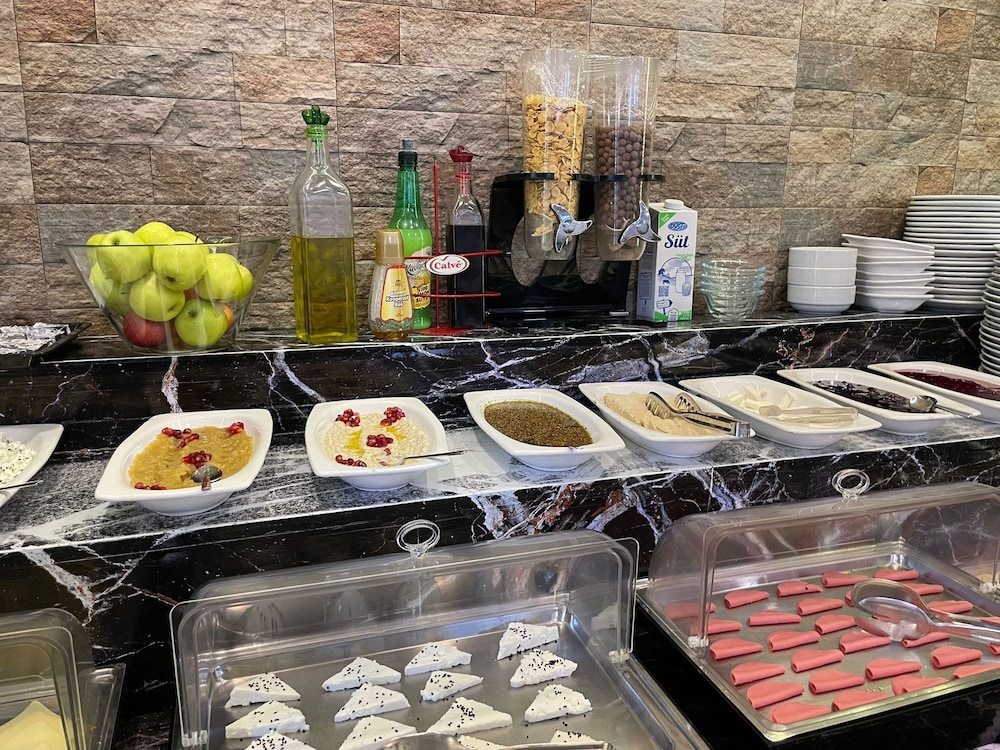 Oguzhan Hotel 35/50