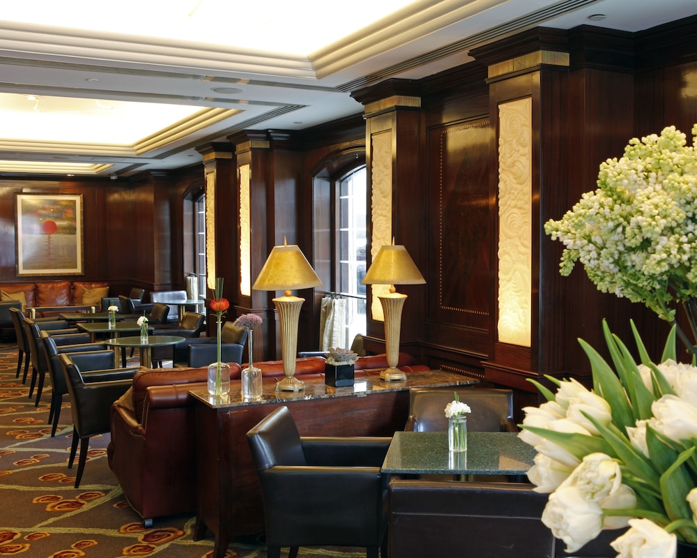 Warwick Hotel New York 51/61