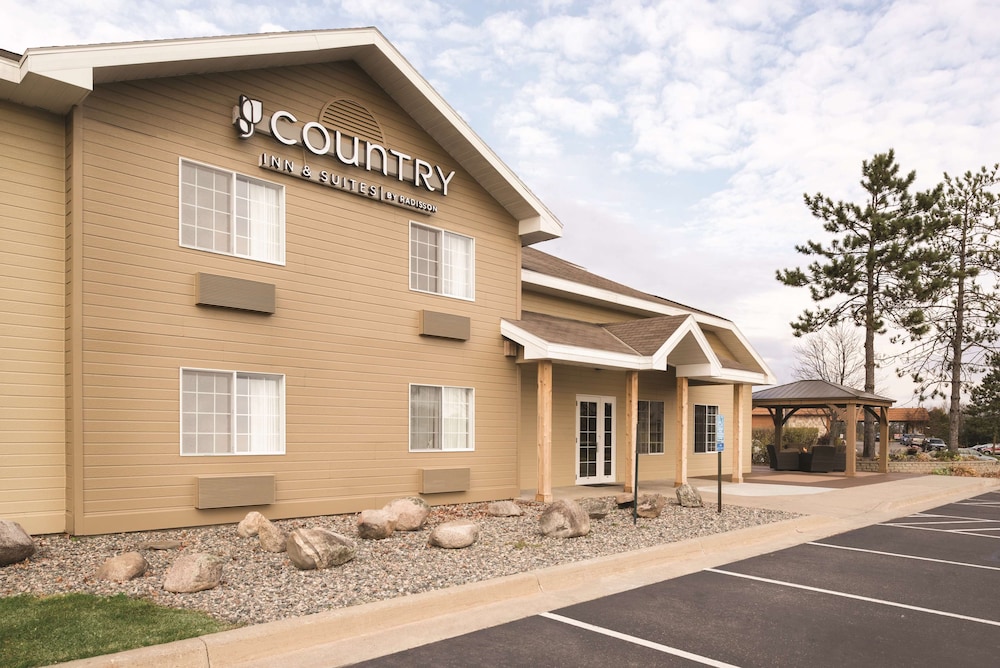 Country Inn and Suites By Radisson Grand Rapids Mn 1/17