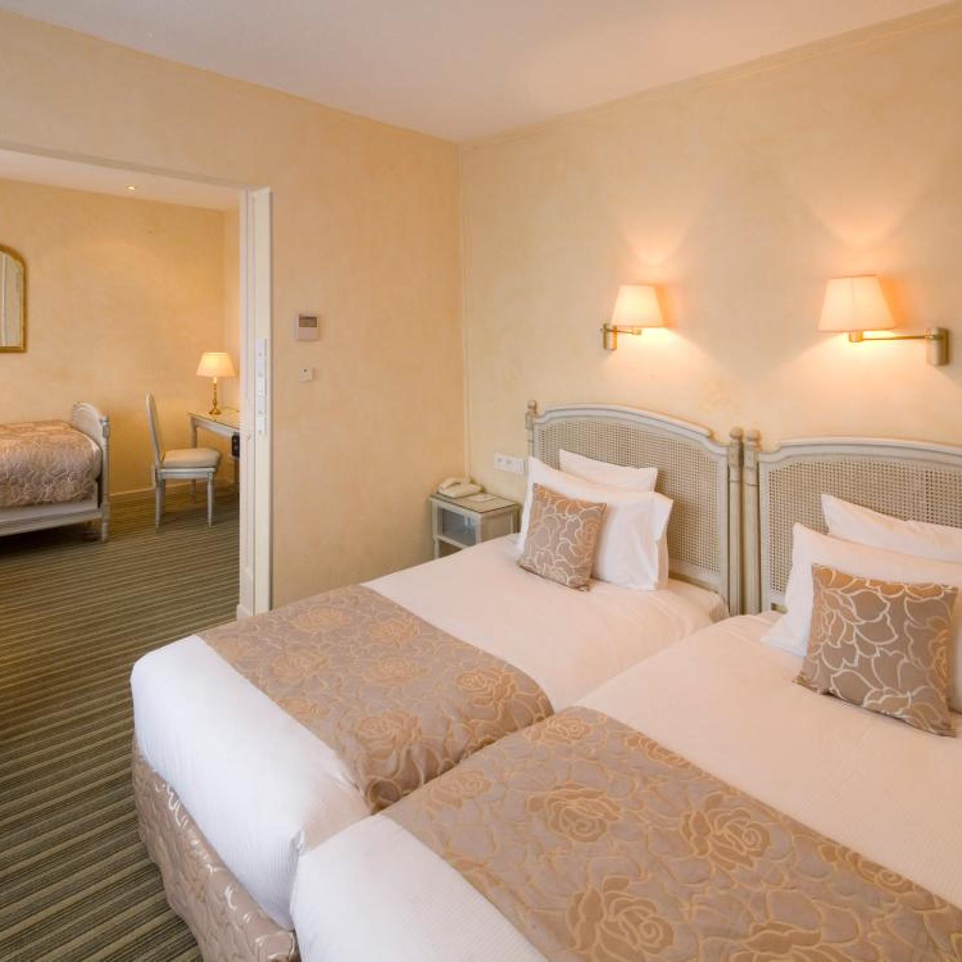 Junior Suite, Triple