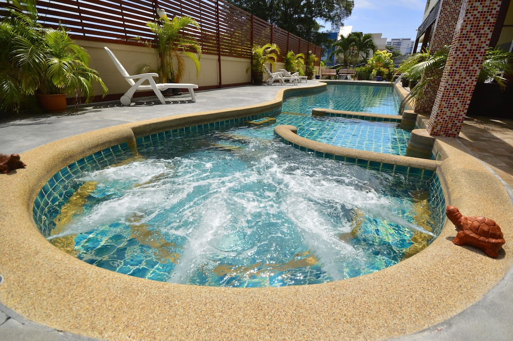 Mei Zhou Phuket Hotel 4/67
