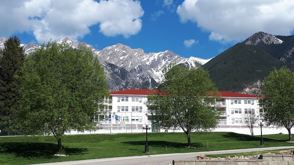 Mountain View Suites at Fairmont Hot Springs 6/63