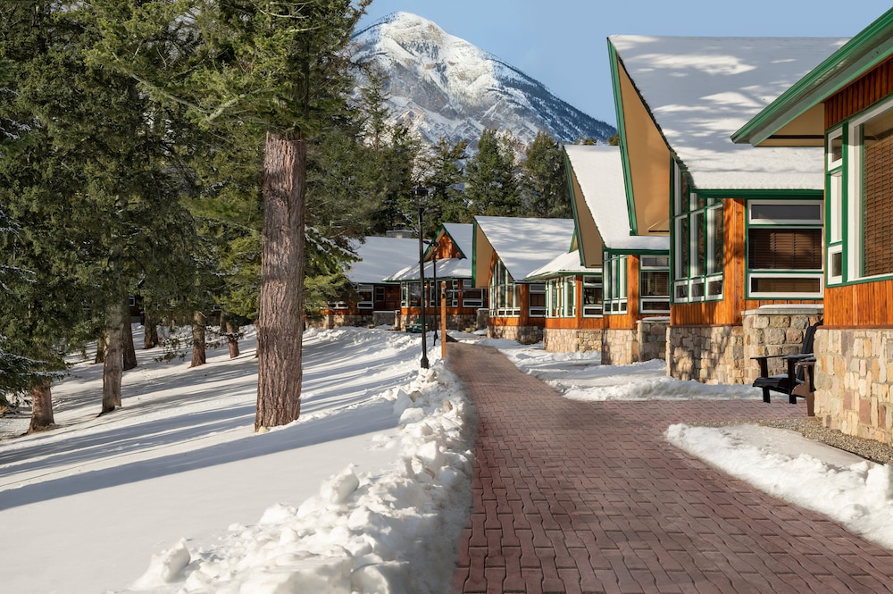 Fairmont Jasper Park Lodge 73/79