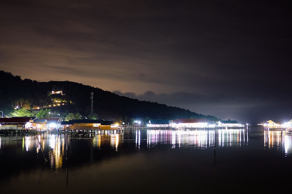 The Lake House Ko Yo 40/46