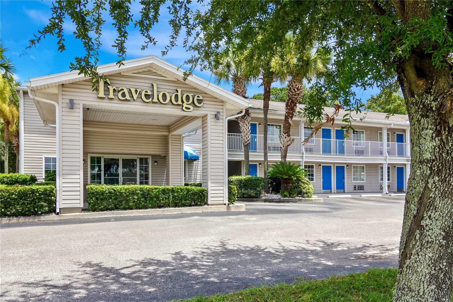 Travelodge Suites by Wyndham MacClenny 15/17